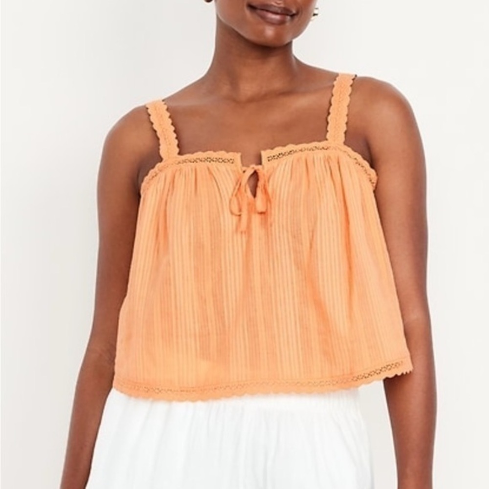 NEW…Old Navy Textured Dobby Sleeveless Top